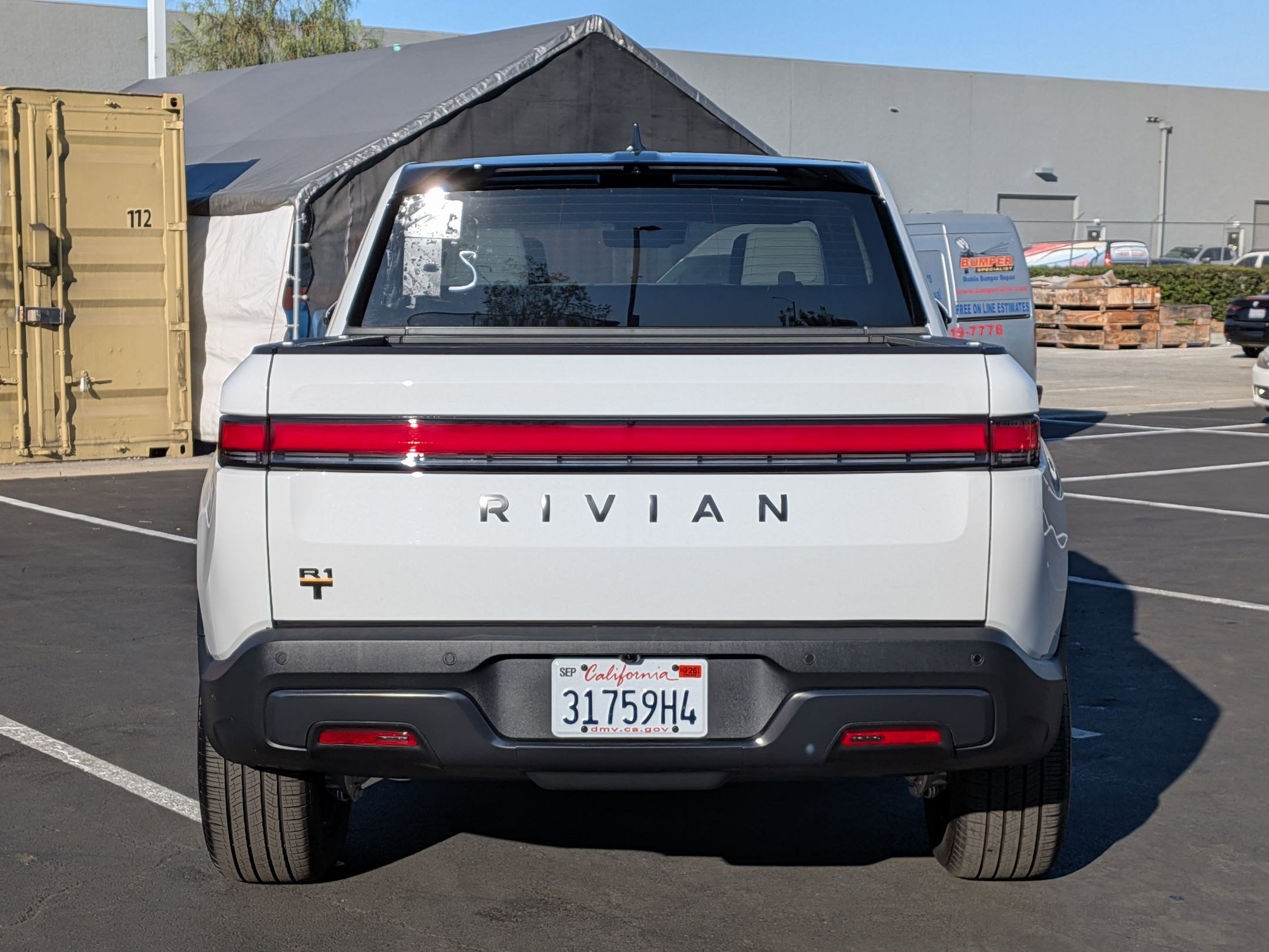 Used 2026 Rivian R1T Premium image 9