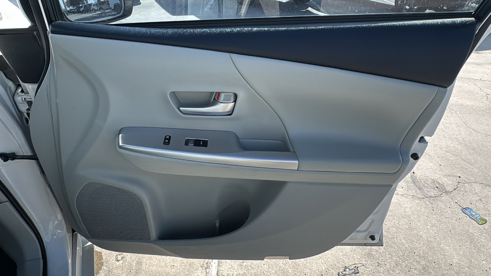 Used 2013 Toyota Prius V image 27