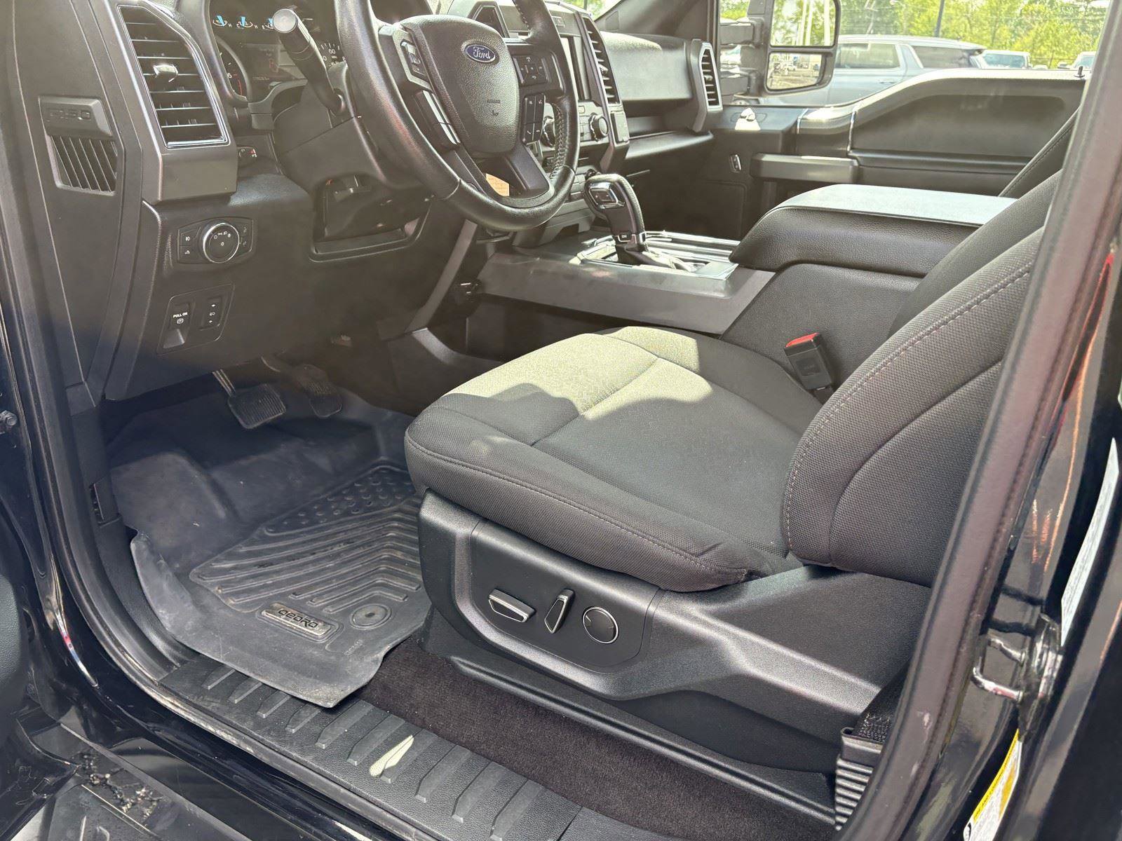 Used 2018 Ford F150 XLT w/ Equipment Group 302A Luxury AWD/4WD image 14