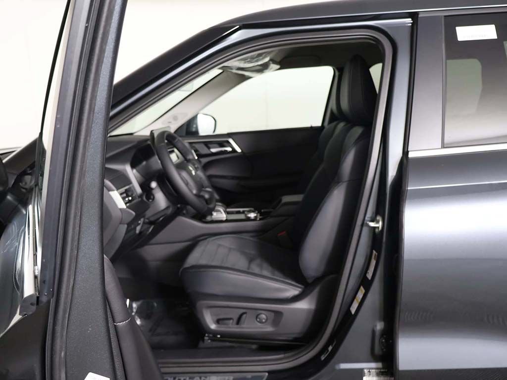 New 2026 Mitsubishi Outlander SE FWD image 29