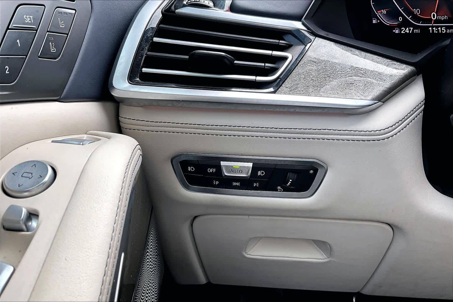 Used 2019 BMW X7 xDrive50i w/ Dynamic Handling Package AWD/4WD image 36