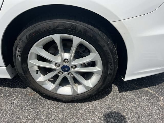Used 2019 Ford Fusion SE FWD image 11