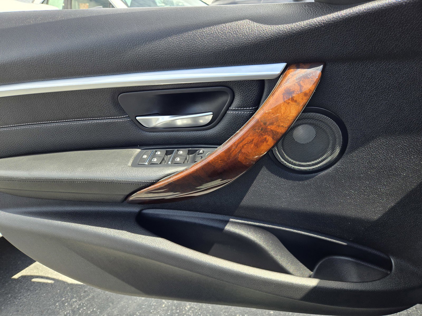 Used 2016 BMW 340i Sedan image 25