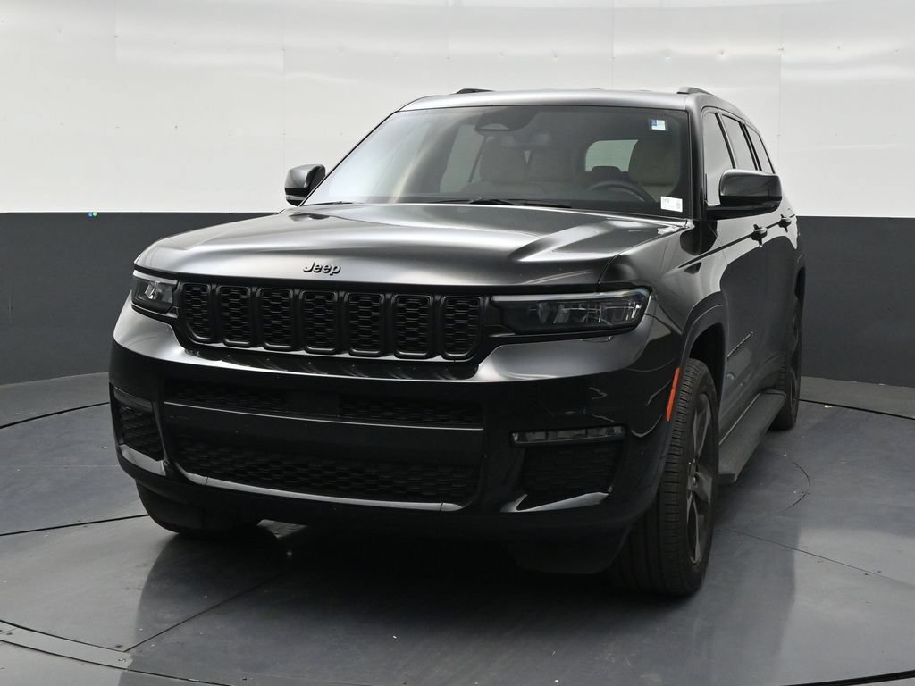 Used 2024 Jeep Grand Cherokee L Limited w/ Black Appearance Package AWD/4WD image 8