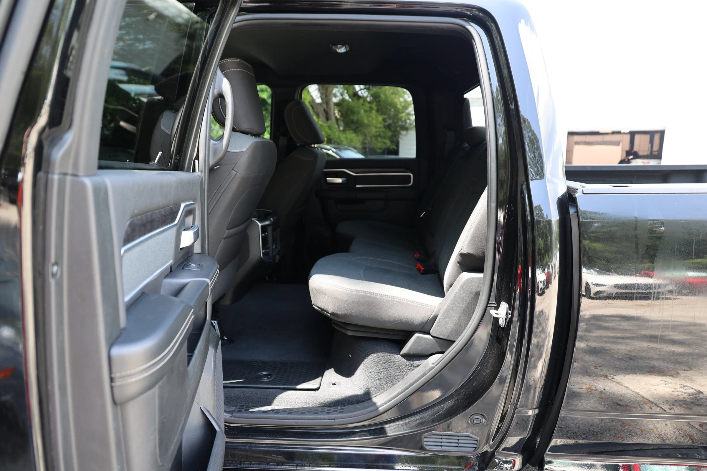 Used 2022 RAM 3500 Big Horn w/ Level C Equiment Group AWD/4WD image 36