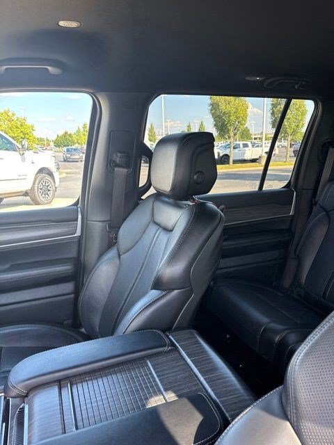 Used 2024 Jeep Wagoneer Series II AWD/4WD image 14