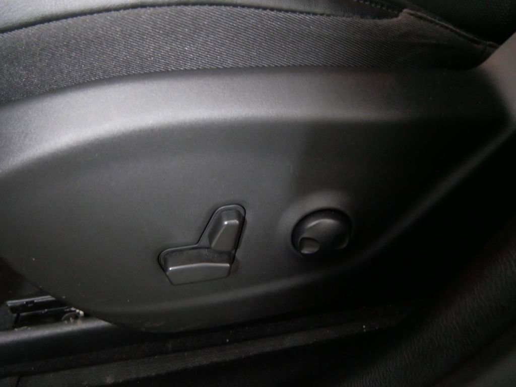 Used 2022 Jeep Cherokee Limited AWD/4WD image 20