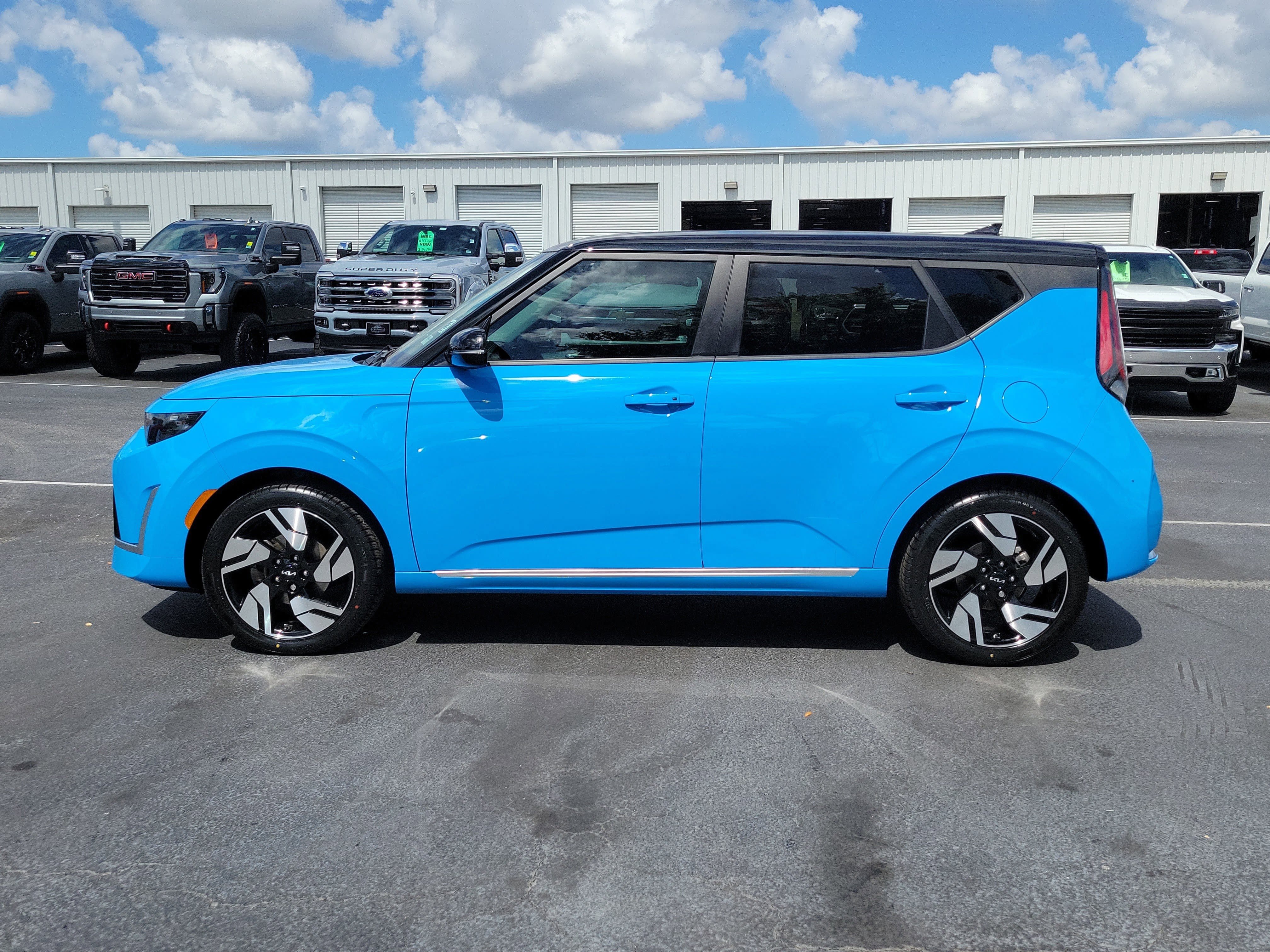 Used 2023 Kia Soul GT-Line FWD image 6