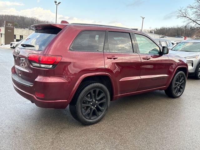 Used 2020 Jeep Grand Cherokee Altitude AWD/4WD image 5