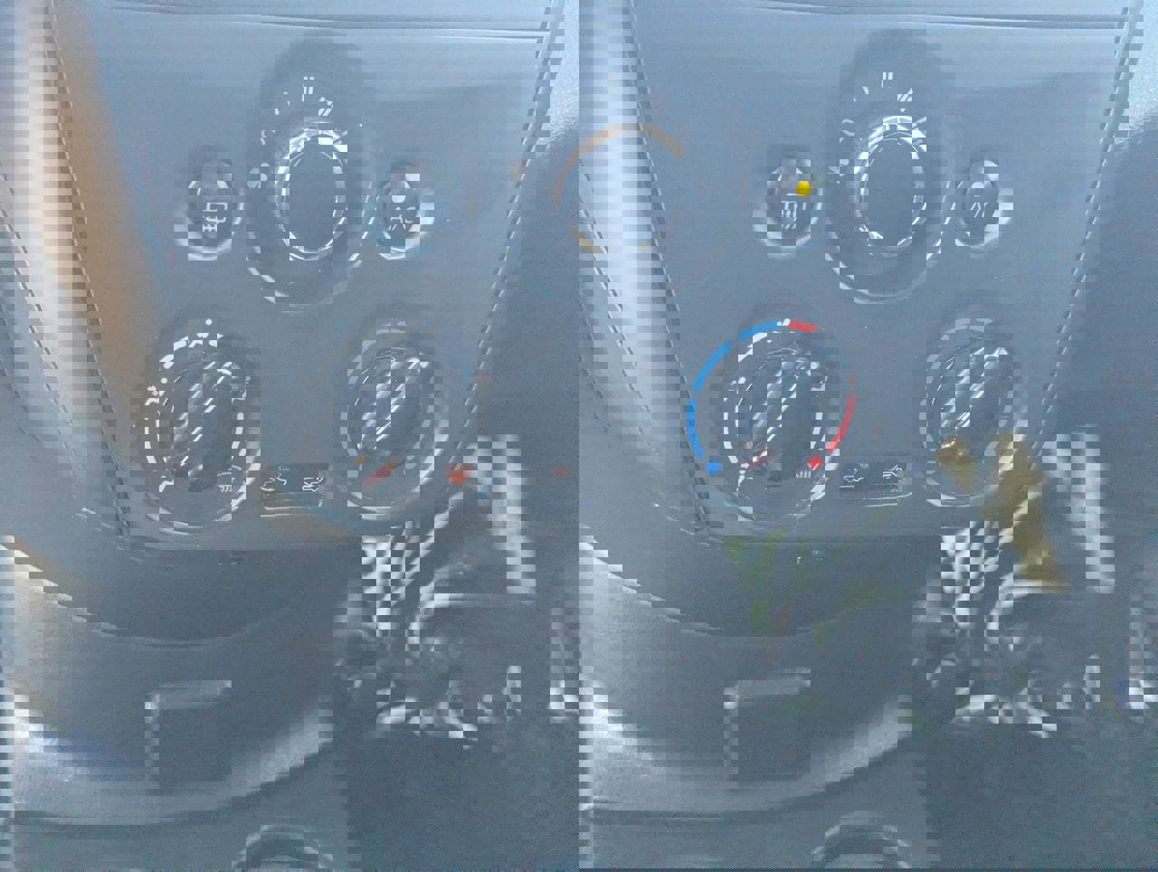 Used 2018 Nissan Versa S Plus FWD image 26