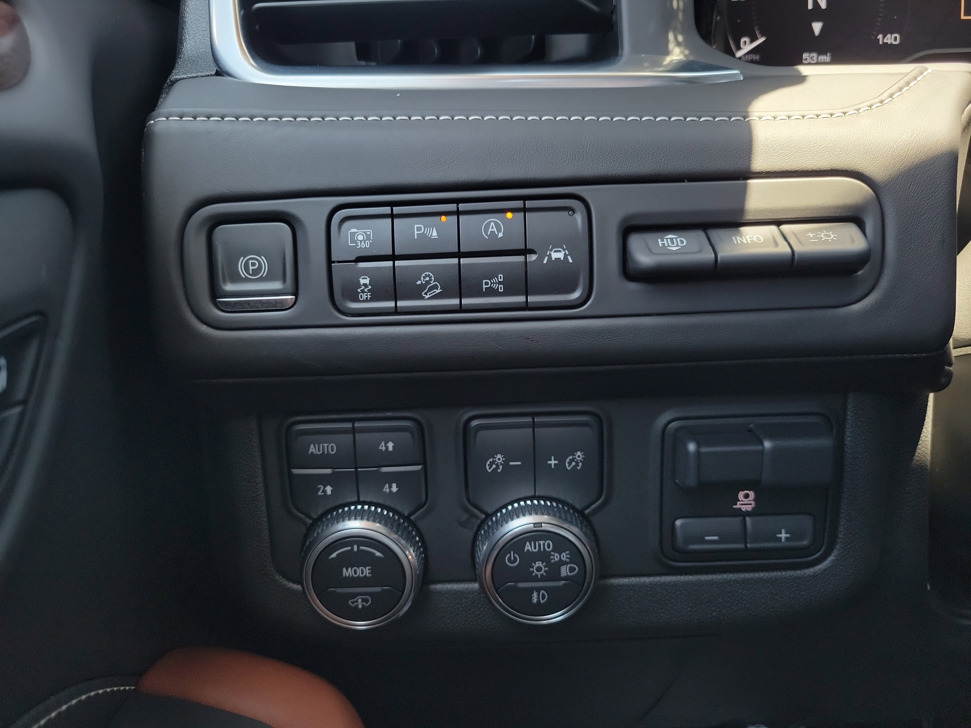 Used 2023 GMC Yukon Denali Ultimate AWD/4WD image 31