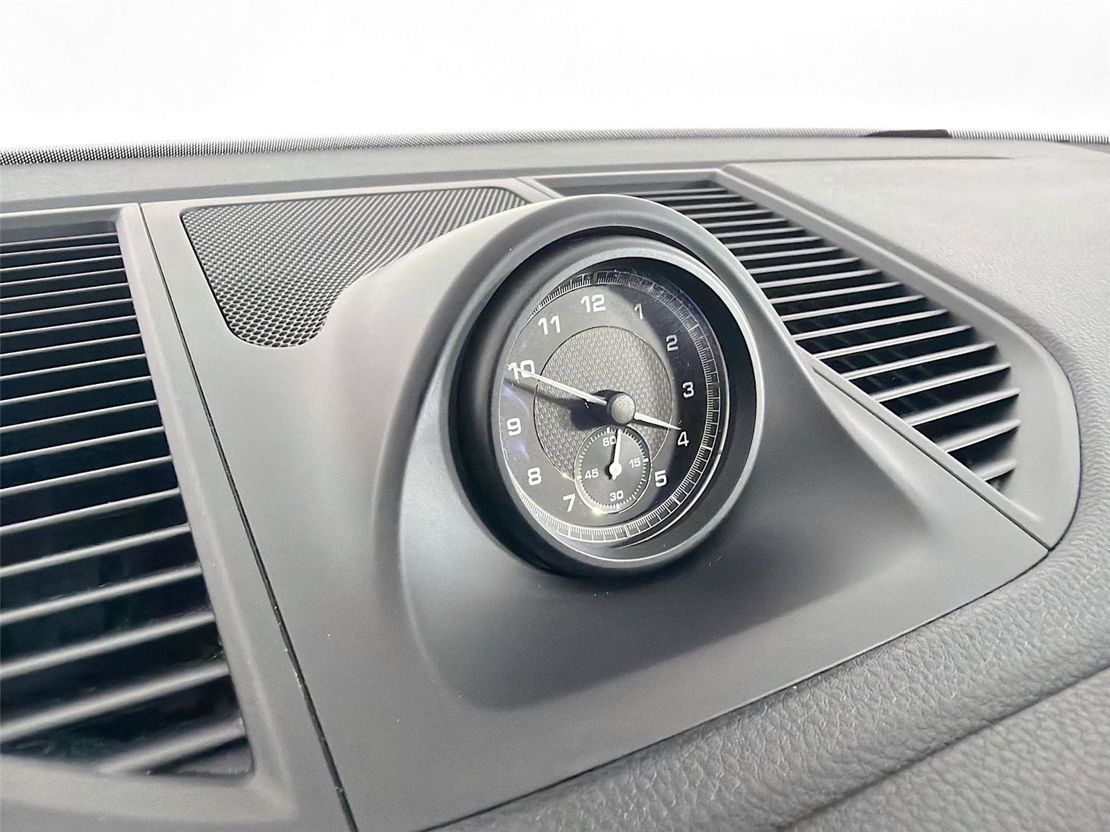 Certified 2023 Porsche Macan S AWD/4WD image 17