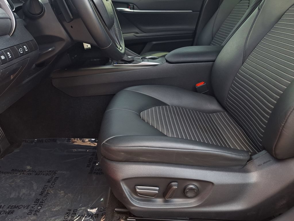 Used 2024 Toyota Camry SE FWD image 11
