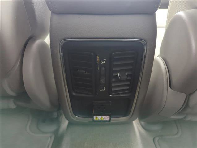 Used 2013 Jeep Grand Cherokee Laredo w/ Laredo E Group image 16