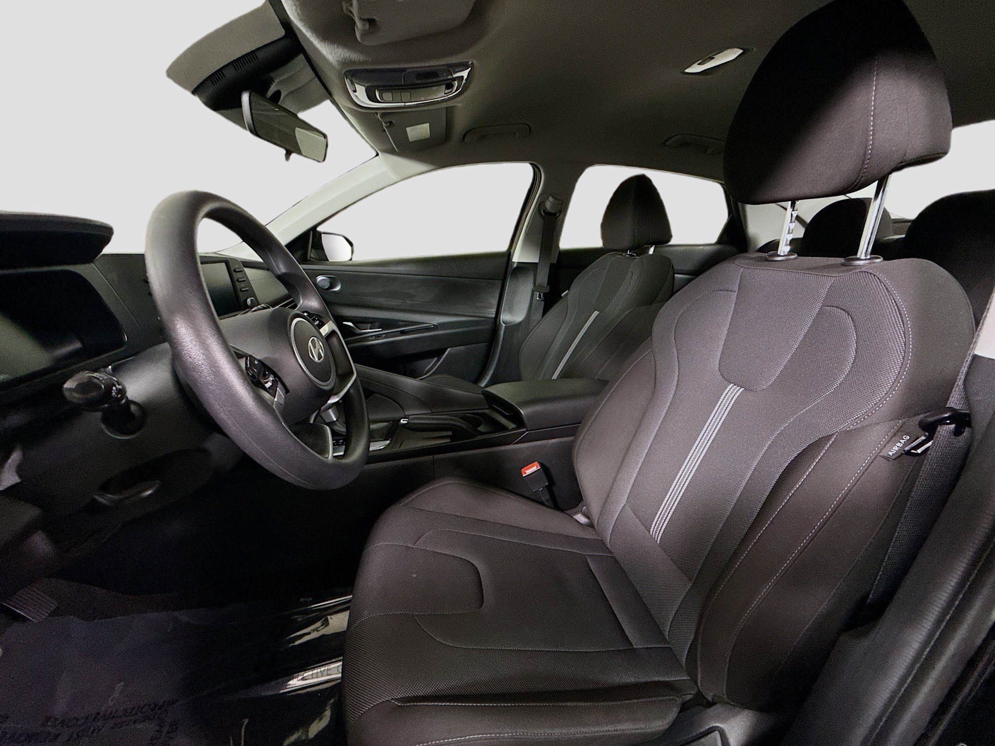 Used 2025 Hyundai Elantra SE image 21