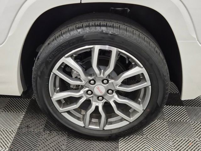 Used 2023 GMC Terrain Denali image 13