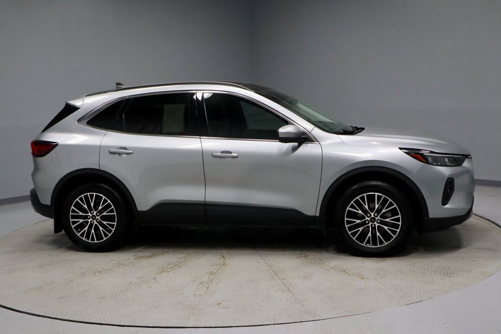 Certified 2023 Ford Escape SE w/ PHEV Premium Package image 13