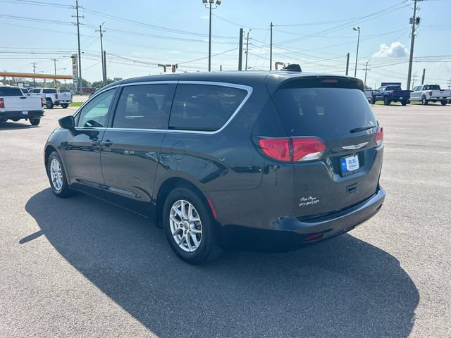 Used 2023 Chrysler Voyager LX FWD image 6