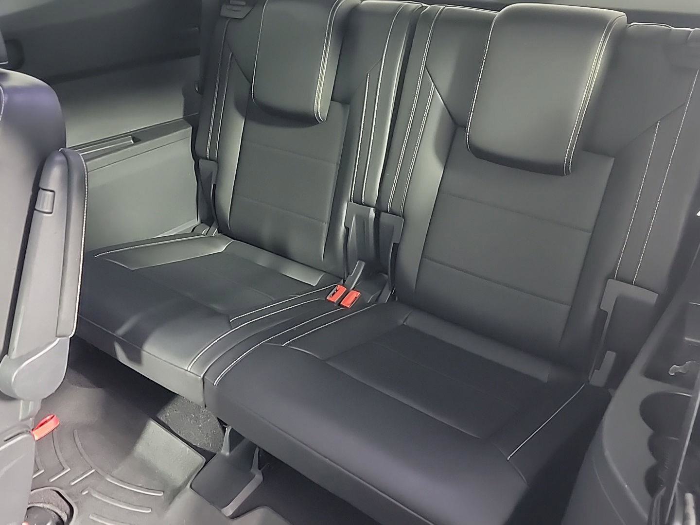 Used 2022 Volkswagen Atlas SEL R-Line image 18