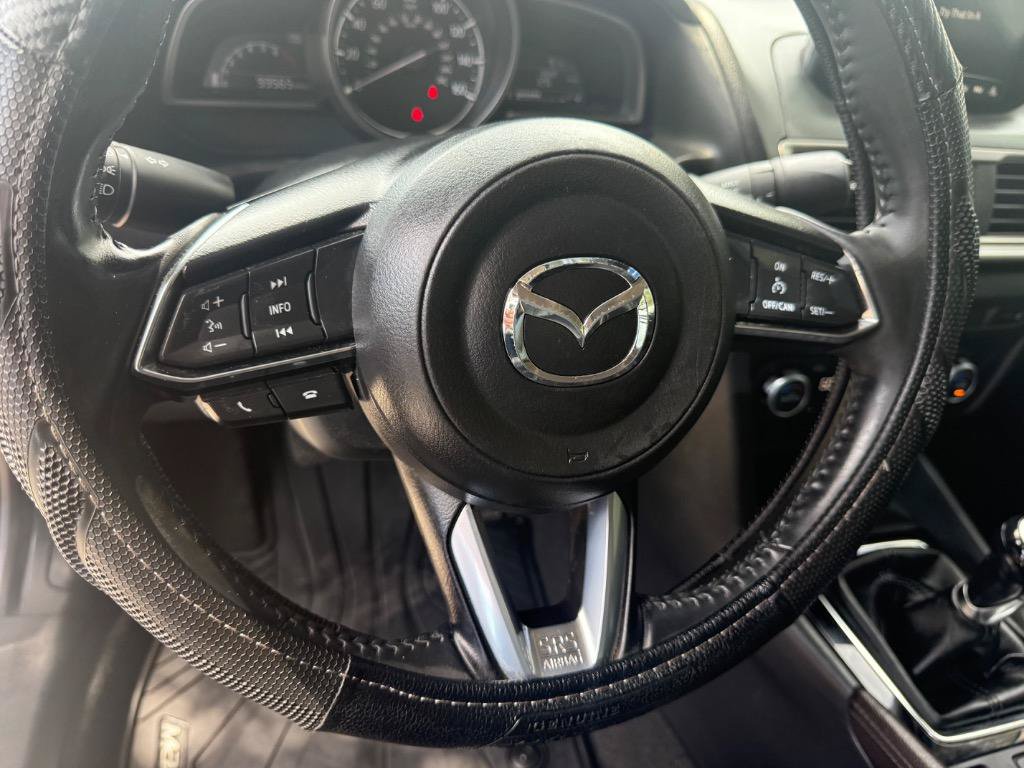 Used 2018 MAZDA MAZDA3 Touring FWD image 35