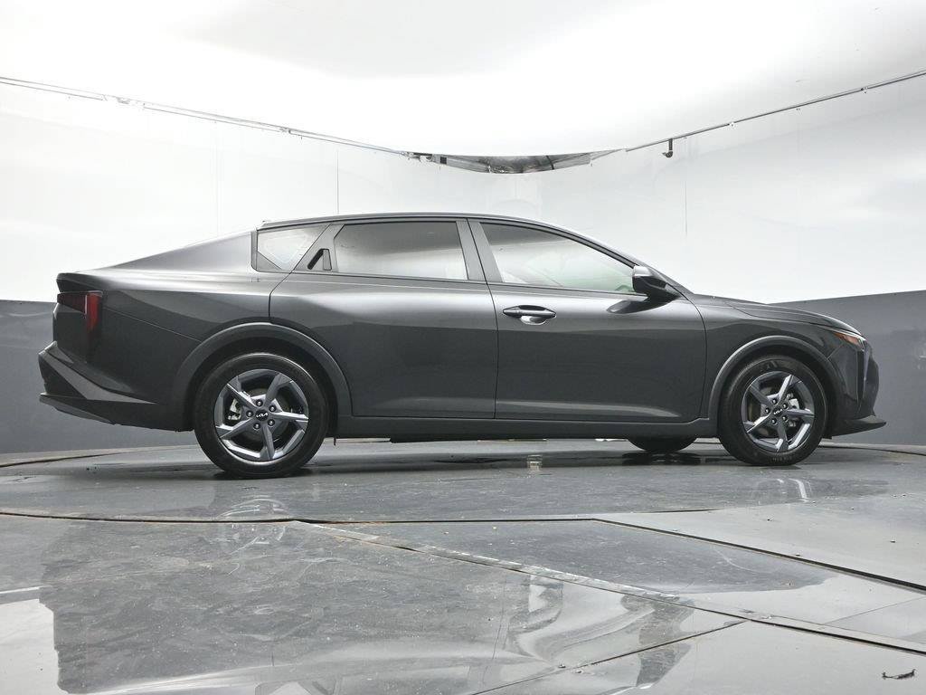 Used 2025 Kia K4 FWD image 36