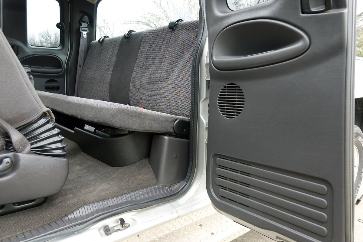 Used 2002 Dodge Ram 2500 Truck SLT image 37