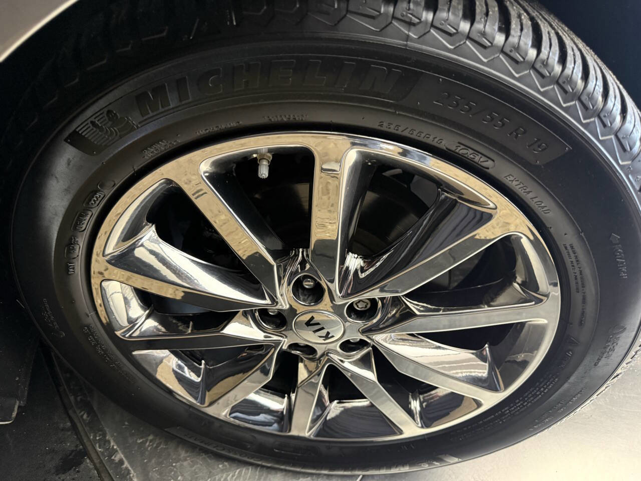 Used 2017 Kia Sorento SX image 19