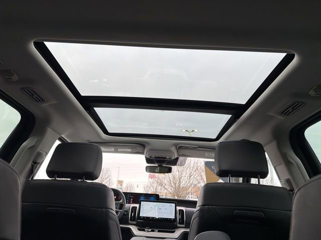 Used 2025 Ford Expedition Active image 23