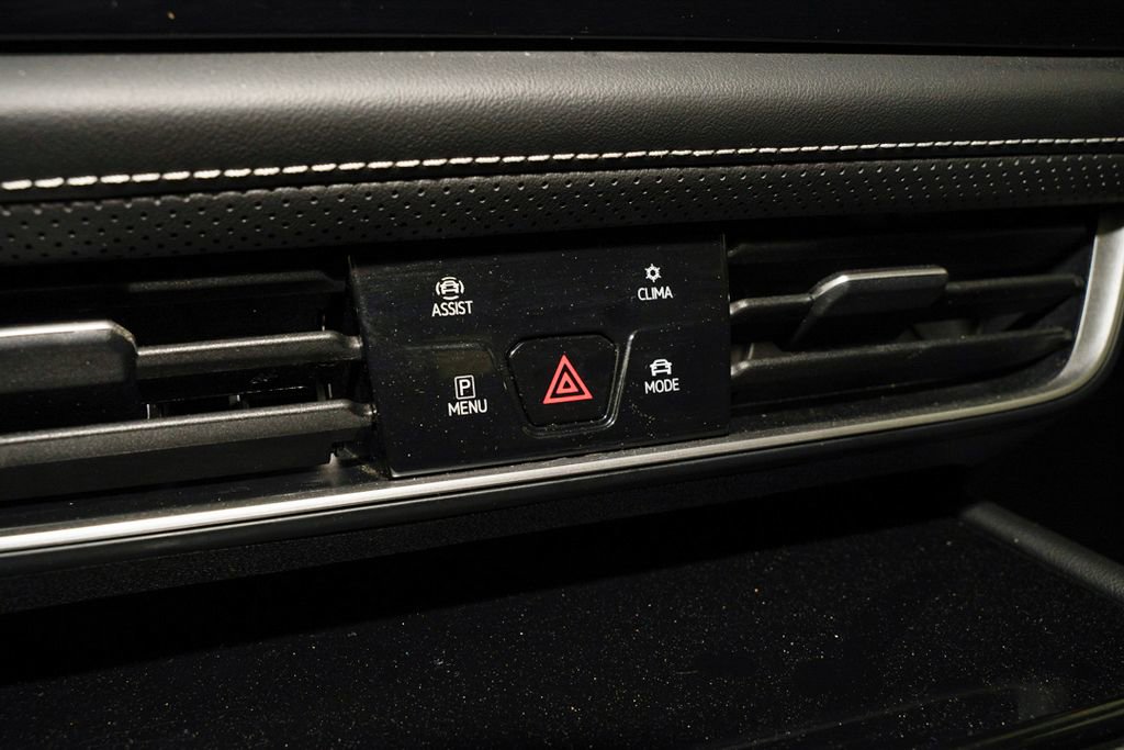 Used 2024 Volkswagen Atlas Cross Sport SE image 16