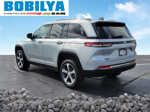 Used 2024 Jeep Grand Cherokee Limited image 4