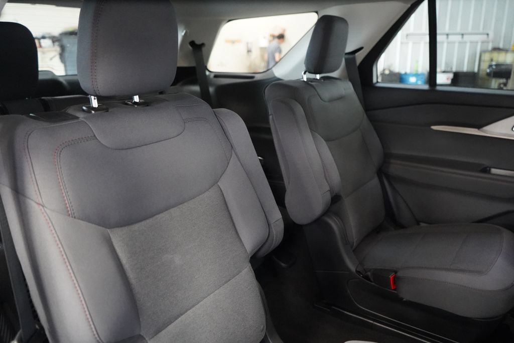 New 2026 Ford Explorer Active RWD image 25