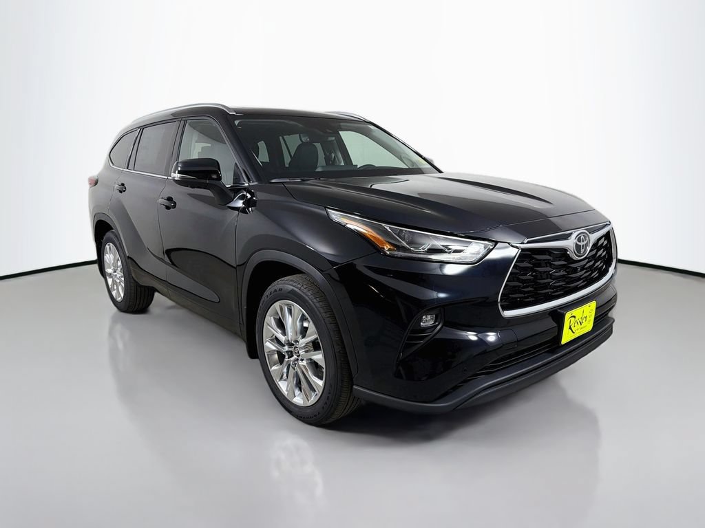 New 2026 Toyota Highlander Limited AWD/4WD image 3