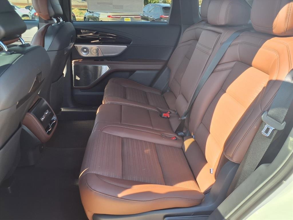 New 2026 Lincoln Nautilus Reserve image 12