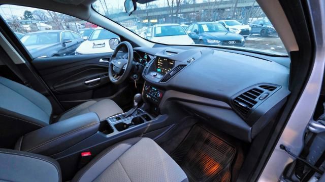 Used 2017 Ford Escape SE w/ Equipment Group 201A image 40