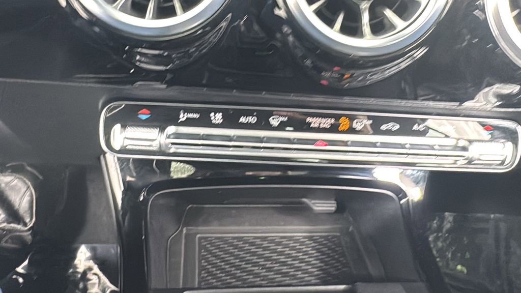 Used 2025 Mercedes-Benz CLA 250 4MATIC image 27