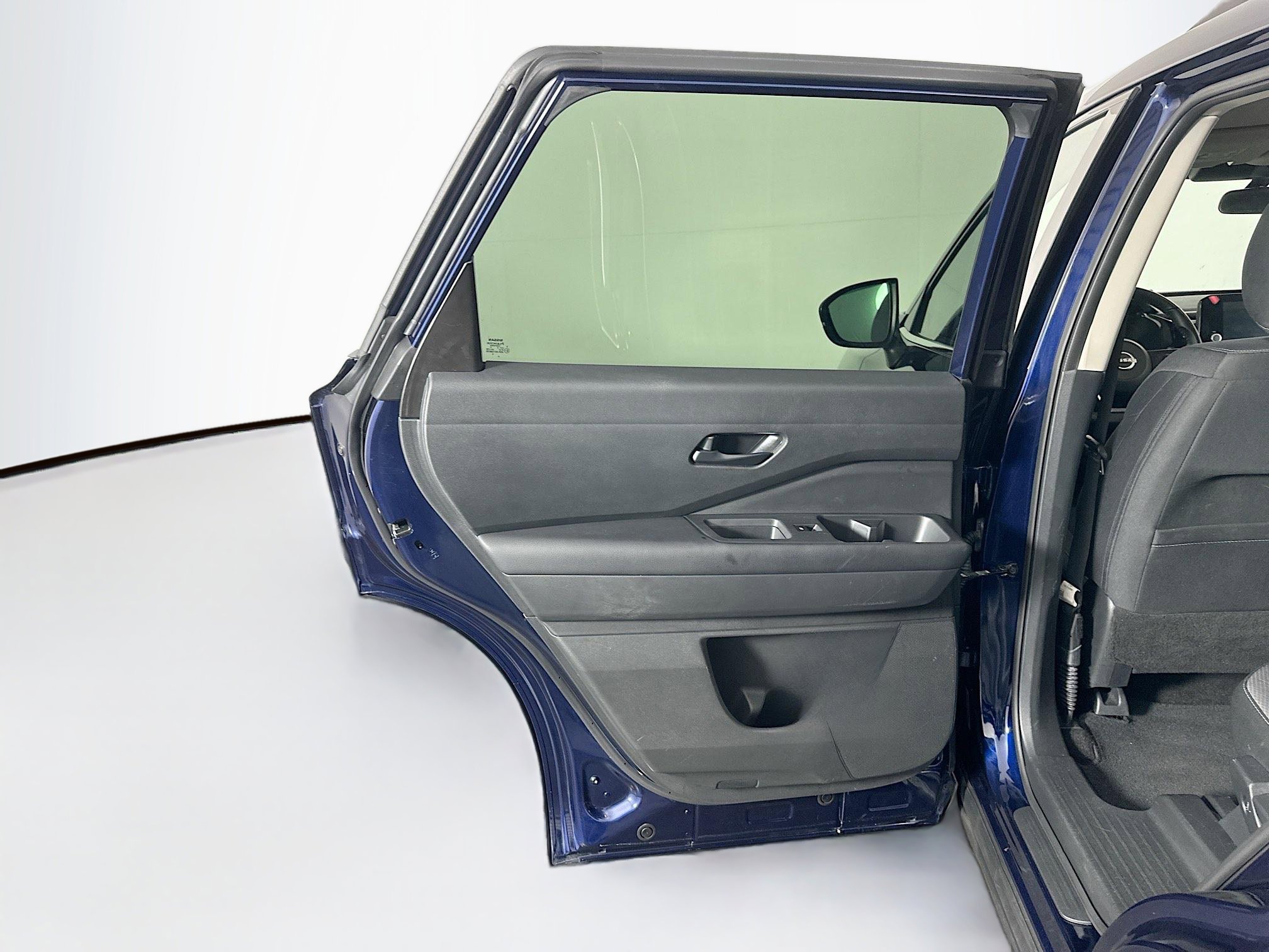Used 2025 Nissan Pathfinder SV FWD image 25