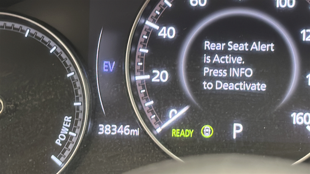 Used 2025 MAZDA CX-50 AWD 2.5 Hybrid w/ Premium Pkg image 17