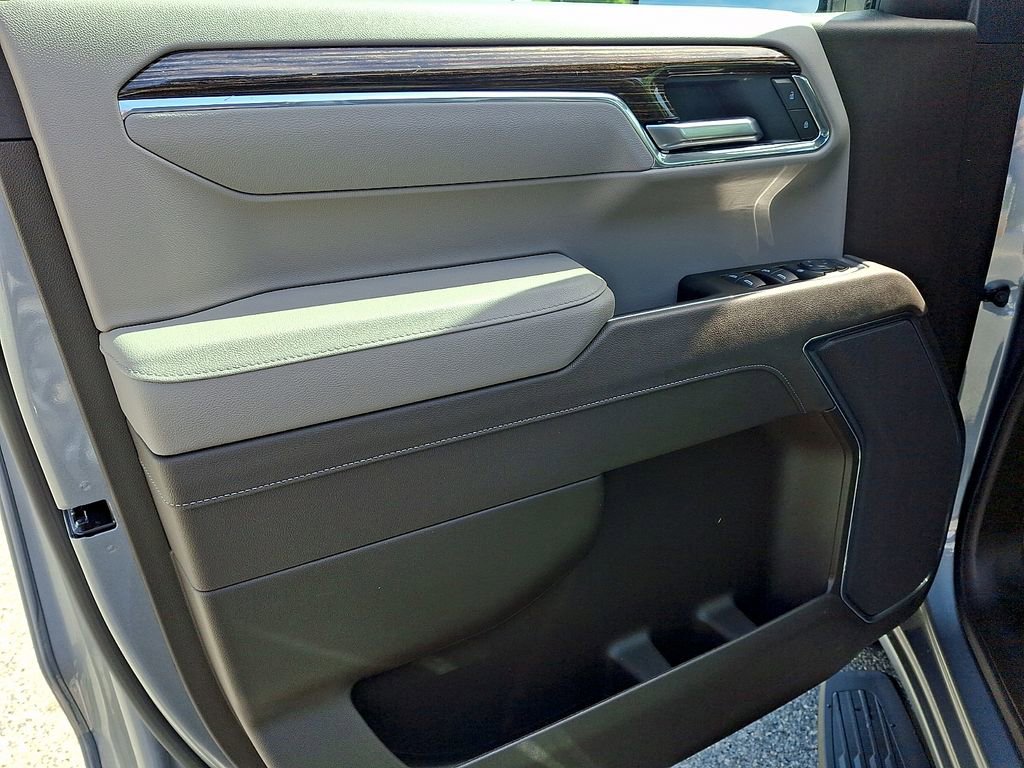 New 2026 GMC Sierra 1500 SLE w/ Preferred Package AWD/4WD image 8