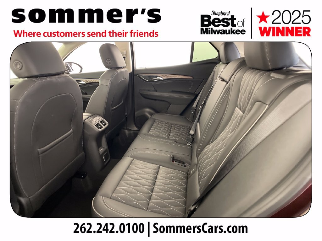Used 2022 Buick Envision Avenir w/ Technology Package II AWD/4WD image 23