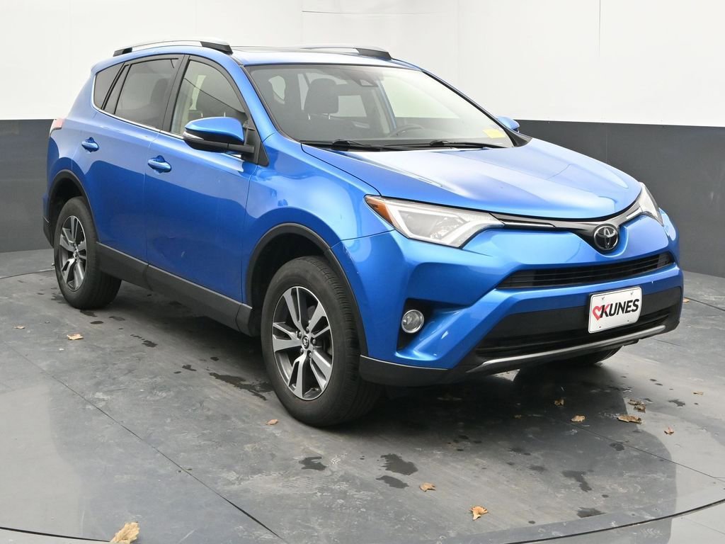 Used 2018 Toyota RAV4 XLE image 3
