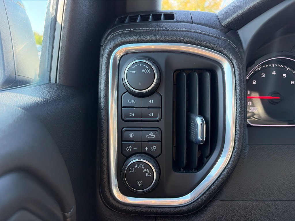 Used 2021 Chevrolet Silverado 1500 LT Trail Boss AWD/4WD image 10