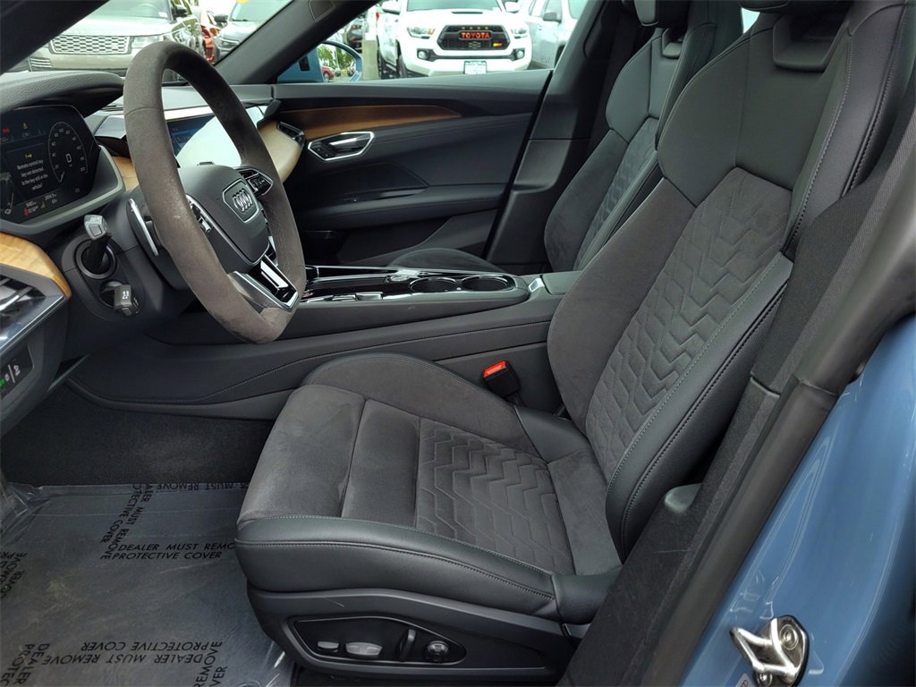 Used 2024 Audi e-tron GT Premium Plus image 20