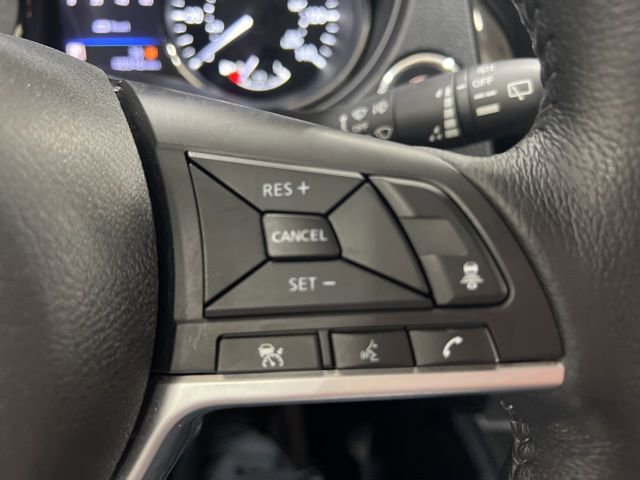 Used 2018 Nissan Rogue SV w/ Premium Package AWD/4WD image 21