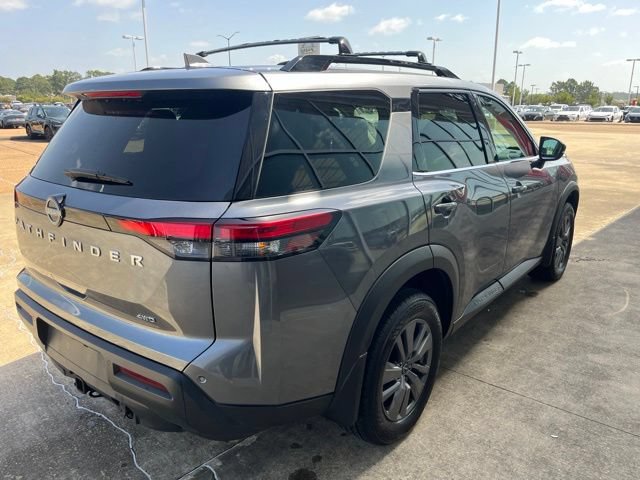 Certified 2025 Nissan Pathfinder SV w/ SV Premium Package AWD/4WD image 4