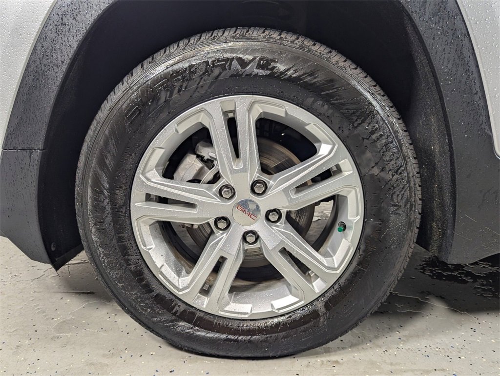 Used 2022 GMC Terrain SLE w/ Driver Convenience Package image 9