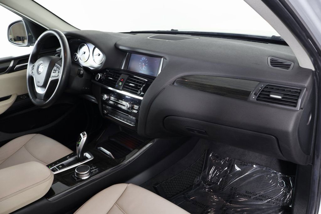 Used 2017 BMW X3 sDrive28i RWD image 9