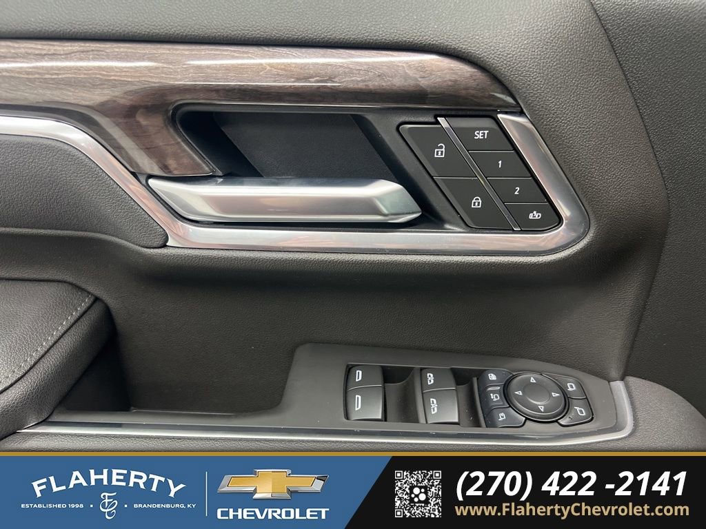 Used 2025 Chevrolet Silverado 2500 LTZ w/ LTZ Convenience Package image 23