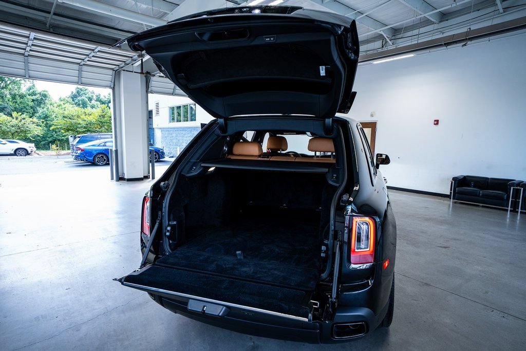 Used 2022 Rolls-Royce Cullinan Black Badge AWD/4WD image 69