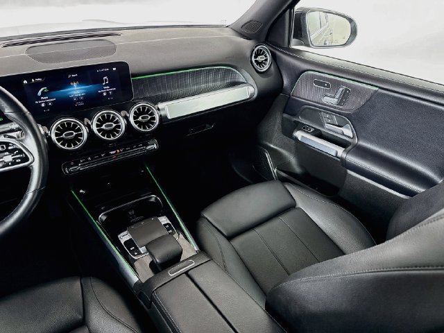 Used 2020 Mercedes-Benz GLB 250 4MATIC image 25
