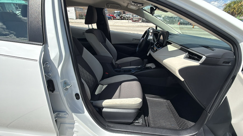 Used 2023 Toyota Corolla LE FWD image 40